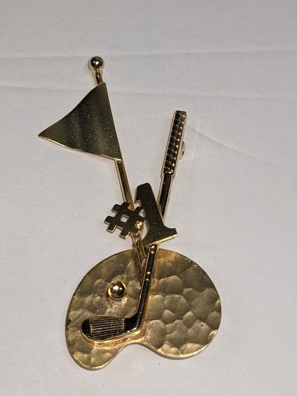 Vintage Golden Number One Golfer Putting Green Brooch Pin Mens Jewelry